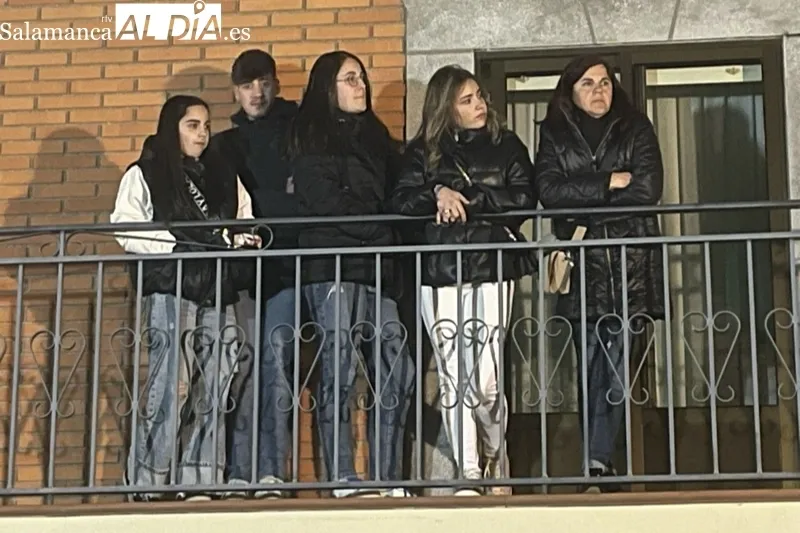 Foto 6 - Devoci&oacute;n multitudinaria y sorpresas protagonizan la esperada procesi&oacute;n del Cristo del Humilladero y Nuestra Se&ntilde;ora de las L&aacute;grimas