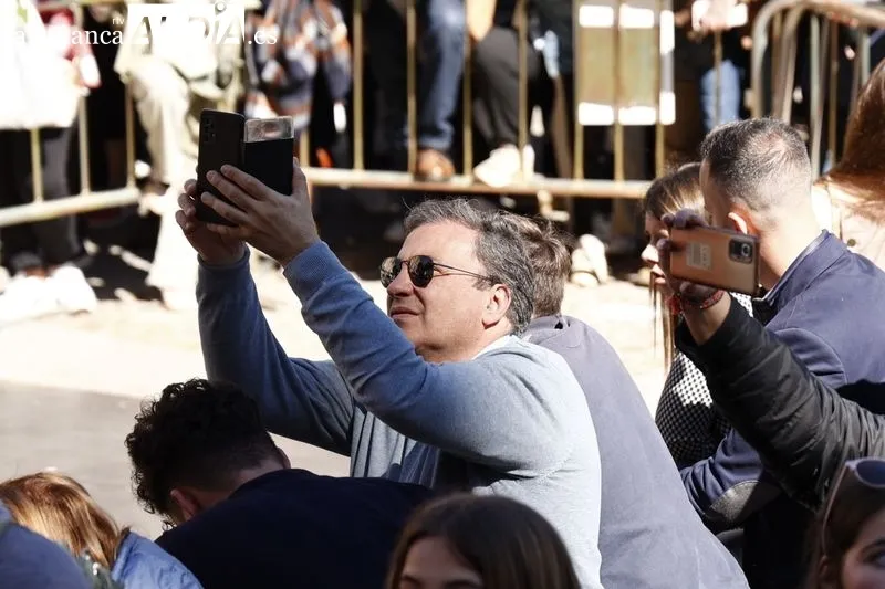 Foto 12 - Salmantinos y turistas disfrutan con Jes&uacute;s Amigo de los Ni&ntilde;os