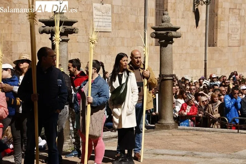 Foto 16 - Una multitud recibe a 'La Borriquilla' en Salamanca