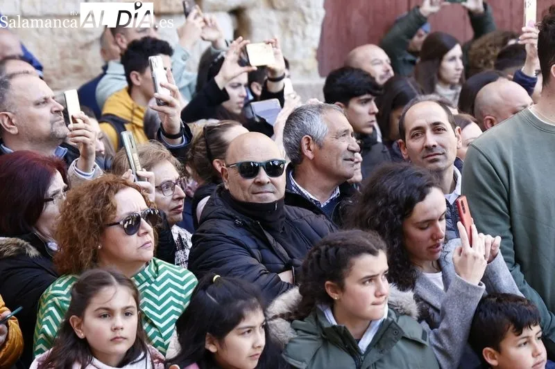 Foto 5 - Salmantinos y turistas disfrutan con Jes&uacute;s Amigo de los Ni&ntilde;os