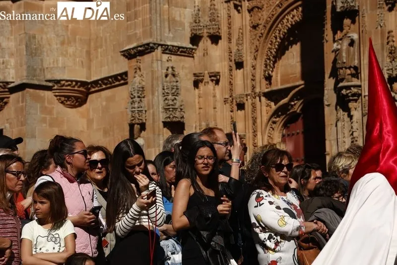 Público en la procesión de la Hermandad de Nuestro Padre Jesús del Perdón. Fotos: David Sañudo