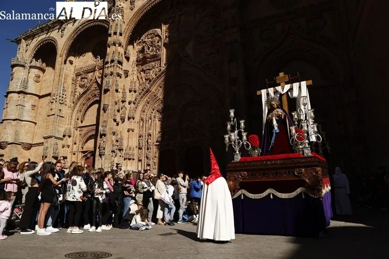 Imágenes de la procesión de la Hermandad de Nuestro Padre Jesús del Perdón. Fotos: David Sañudo