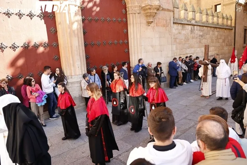 Imágenes de la procesión de la Hermandad de Nuestro Padre Jesús del Perdón. Fotos: David Sañudo