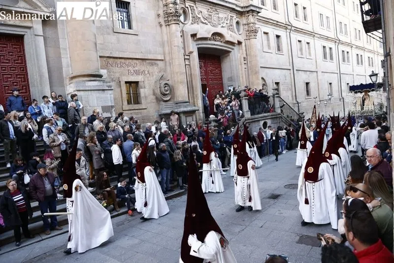 Foto 12 - Emotivo desfile de Jes&uacute;s Despojado junto a su Madre, Caridad y Consuelo