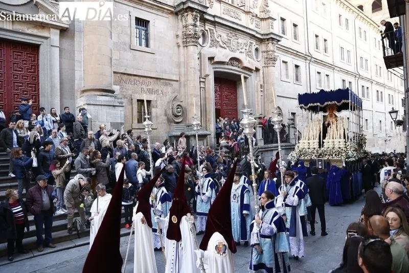 Foto 10 - Emotivo desfile de Jes&uacute;s Despojado junto a su Madre, Caridad y Consuelo
