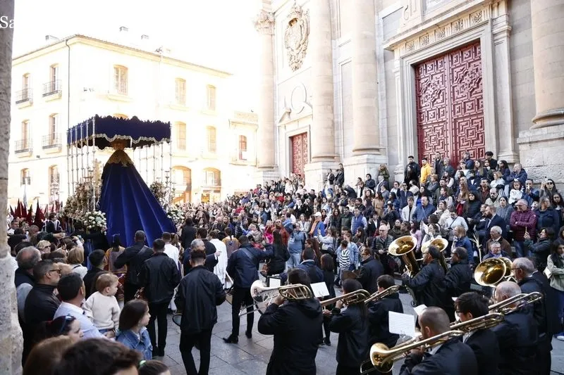 Foto 4 - Emotivo desfile de Jes&uacute;s Despojado junto a su Madre, Caridad y Consuelo