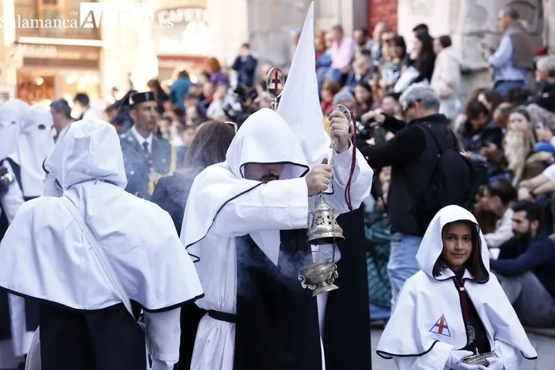 Foto 6 - Jes&uacute;s del V&iacute;a Crucis vuelve a emocionar en el Hospital