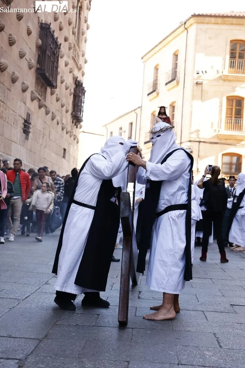 Foto 3 - Jes&uacute;s del V&iacute;a Crucis vuelve a emocionar en el Hospital