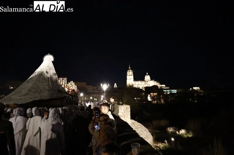 Procesión de la Hermandad del Cristo del Amor y de la Paz. Fotos: David Sañudo