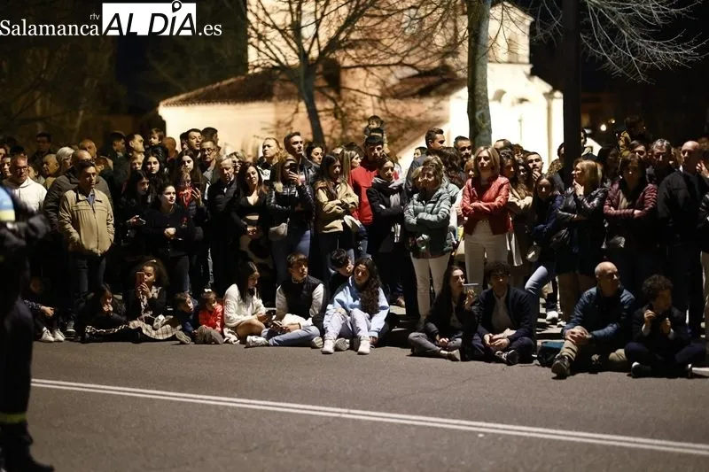 Público en la procesión de la Hermandad del Cristo del Amor y de la Paz. Fotos: David Sañudo
