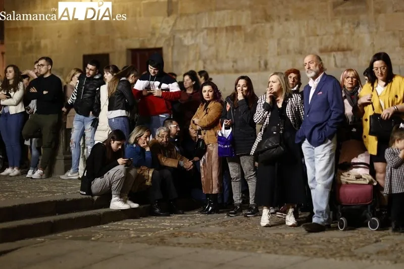 Público en la procesión de la Hermandad del Cristo del Amor y de la Paz. Fotos: David Sañudo