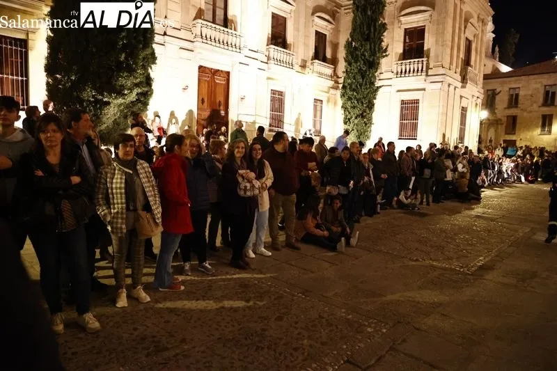 Público en la procesión de la Hermandad del Cristo del Amor y de la Paz. Fotos: David Sañudo