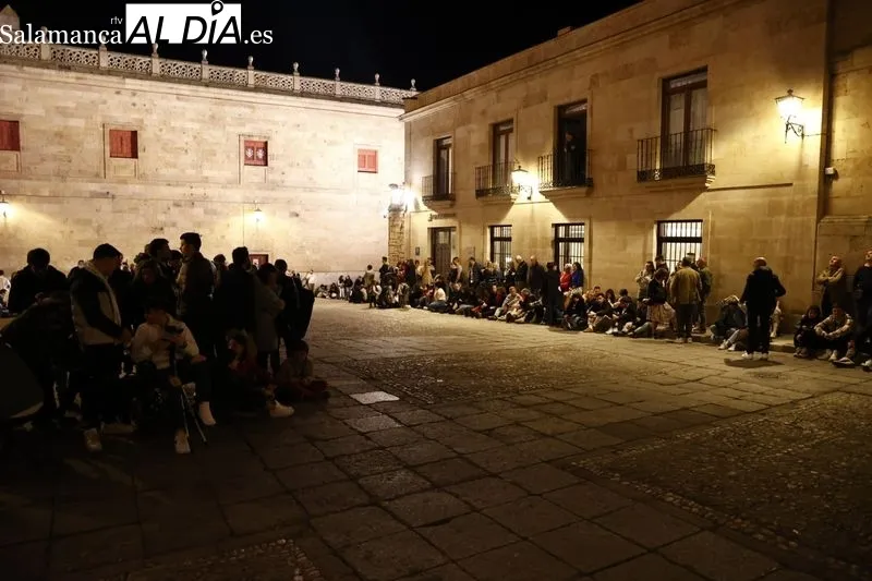Público en la procesión de la Hermandad del Cristo del Amor y de la Paz. Fotos: David Sañudo
