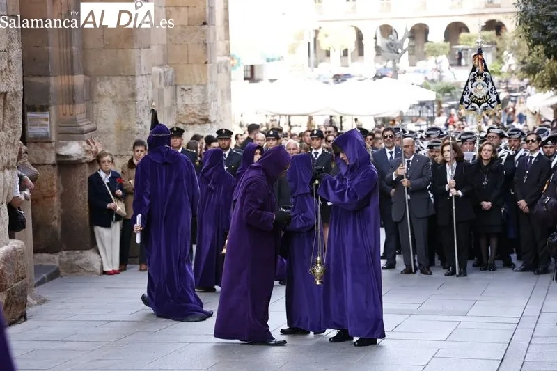 Foto 16 - Jes&uacute;s Nazareno inunda de color morado el centro de la ciudad