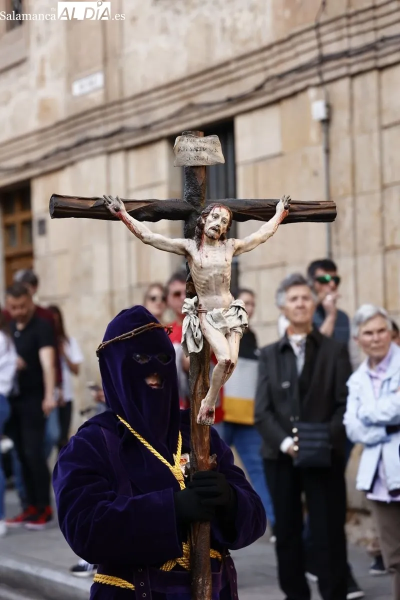 Foto 4 - Devoci&oacute;n por ver a Jes&uacute;s Rescatado y Nuestra Se&ntilde;ora de Las Angustias en las calles salmantinas