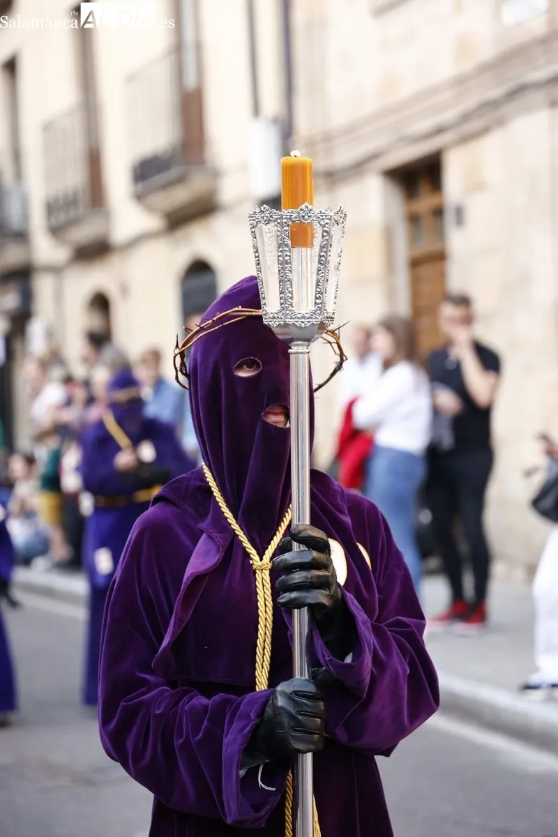 Foto 3 - Devoci&oacute;n por ver a Jes&uacute;s Rescatado y Nuestra Se&ntilde;ora de Las Angustias en las calles salmantinas