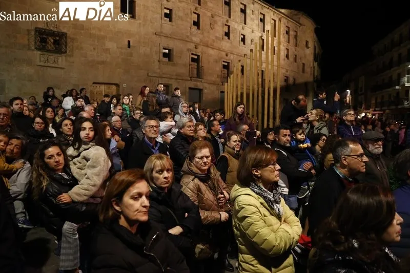 Foto 2 - La elegancia de La Soledad y un respetuoso silencio para dar comienzo al S&aacute;bado Santo
