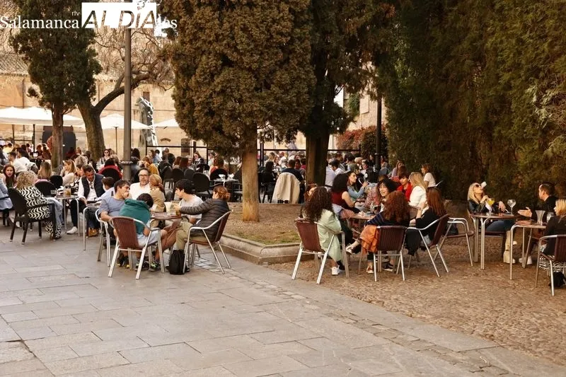 Foto 50 - El buen tiempo y la Semana Santa llenan de ambiente el centro de la ciudad