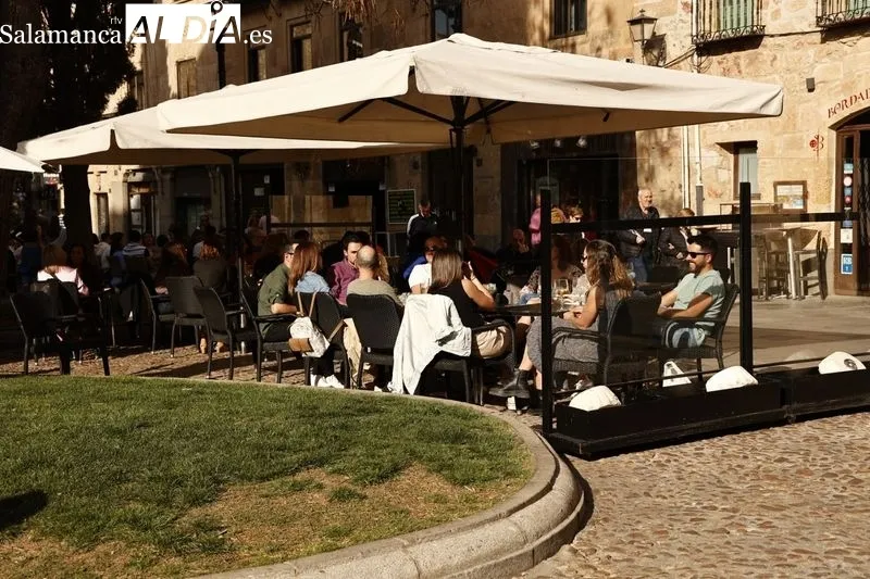 Foto 49 - El buen tiempo y la Semana Santa llenan de ambiente el centro de la ciudad