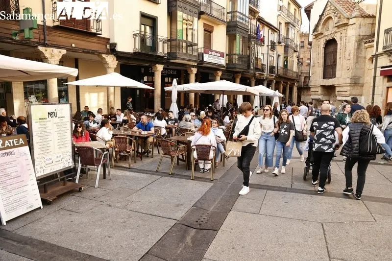 Foto 43 - El buen tiempo y la Semana Santa llenan de ambiente el centro de la ciudad