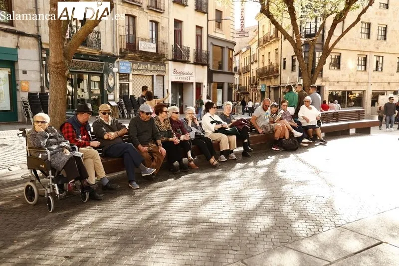 Foto 42 - El buen tiempo y la Semana Santa llenan de ambiente el centro de la ciudad