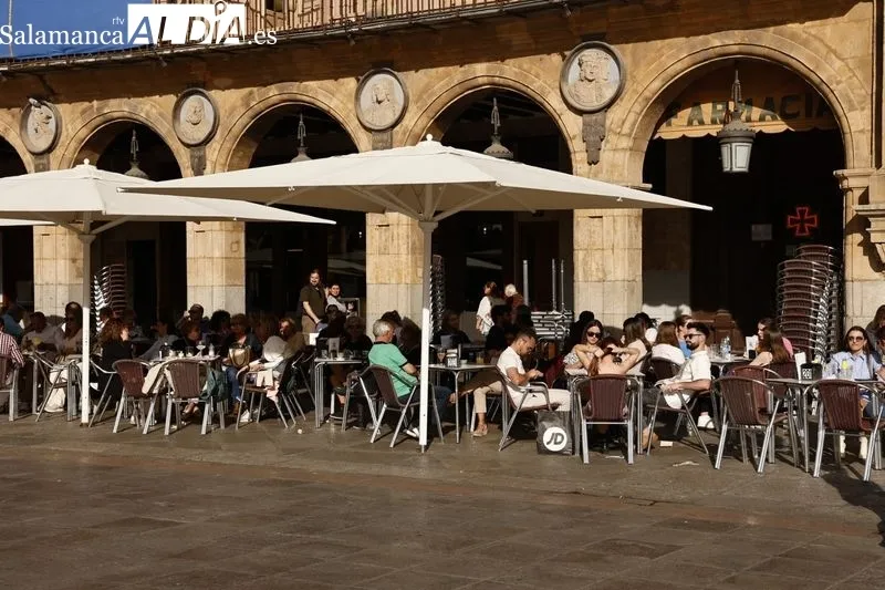 Foto 26 - El buen tiempo y la Semana Santa llenan de ambiente el centro de la ciudad
