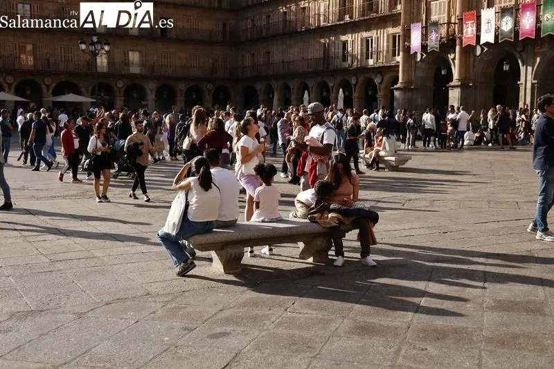 Foto 25 - El buen tiempo y la Semana Santa llenan de ambiente el centro de la ciudad