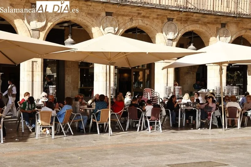 Foto 24 - El buen tiempo y la Semana Santa llenan de ambiente el centro de la ciudad