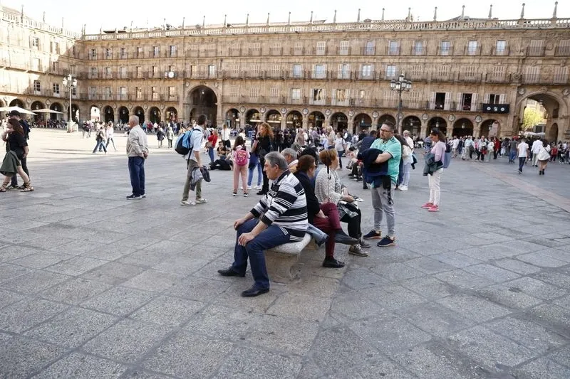 Foto 22 - El buen tiempo y la Semana Santa llenan de ambiente el centro de la ciudad