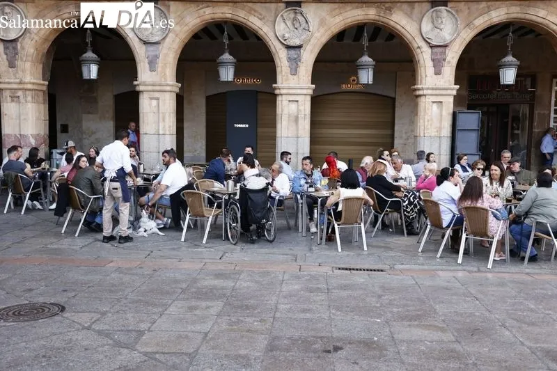 Foto 21 - El buen tiempo y la Semana Santa llenan de ambiente el centro de la ciudad