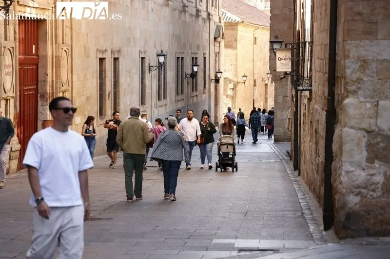 Foto 16 - El buen tiempo y la Semana Santa llenan de ambiente el centro de la ciudad