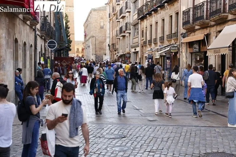 Foto 10 - El buen tiempo y la Semana Santa llenan de ambiente el centro de la ciudad