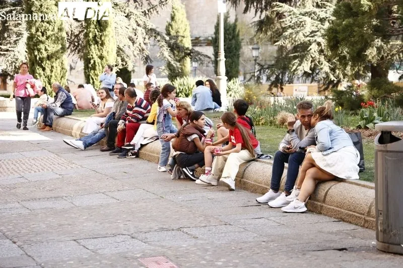 Foto 7 - El buen tiempo y la Semana Santa llenan de ambiente el centro de la ciudad