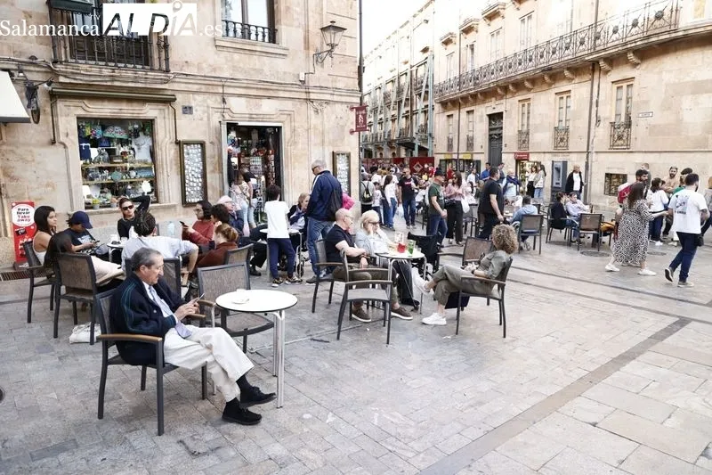 Foto 6 - El buen tiempo y la Semana Santa llenan de ambiente el centro de la ciudad