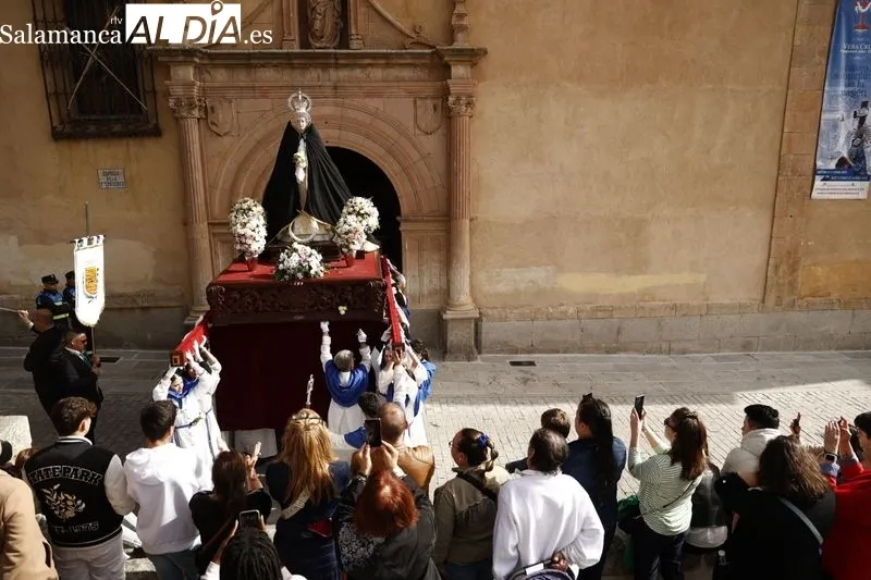 Foto 15 - La Se&ntilde;ora de la Alegr&iacute;a pisa las calles salmantinas para dar inicio al Domingo de Resurrecci&oacute;n