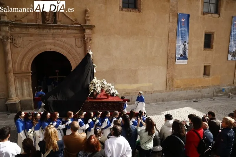 Foto 6 - La Se&ntilde;ora de la Alegr&iacute;a pisa las calles salmantinas para dar inicio al Domingo de Resurrecci&oacute;n