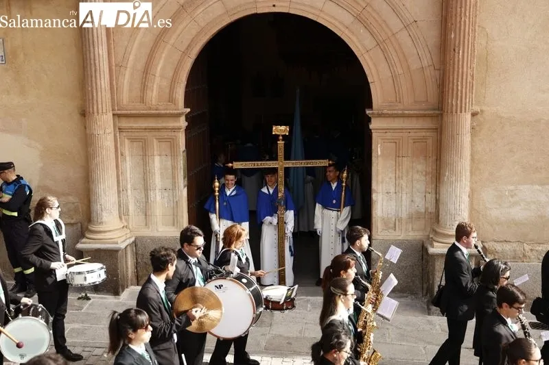 Foto 4 - La Se&ntilde;ora de la Alegr&iacute;a pisa las calles salmantinas para dar inicio al Domingo de Resurrecci&oacute;n
