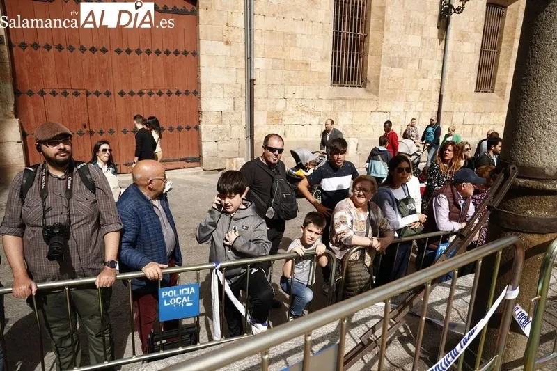 Foto 38 - Multitud de personas en un bonito encuentro para cerrar el Domingo de Resurrecci&oacute;n