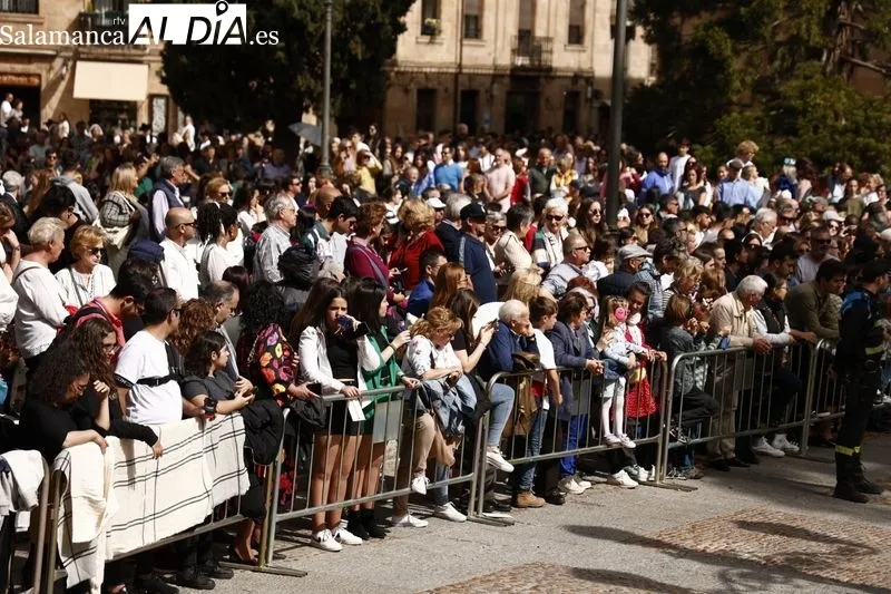 Foto 28 - Multitud de personas en un bonito encuentro para cerrar el Domingo de Resurrecci&oacute;n