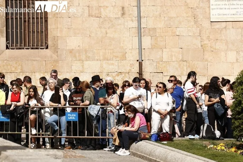 Foto 24 - Multitud de personas en un bonito encuentro para cerrar el Domingo de Resurrecci&oacute;n
