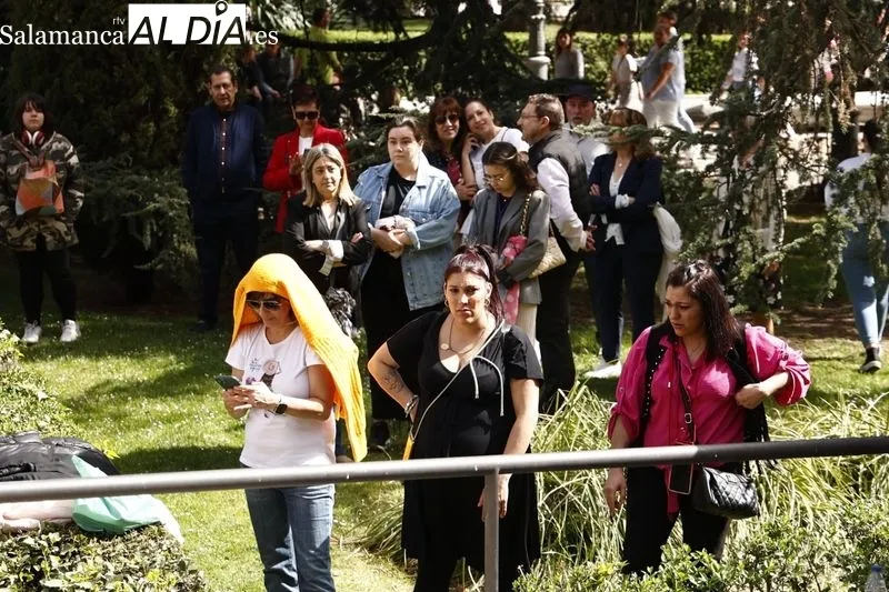 Foto 23 - Multitud de personas en un bonito encuentro para cerrar el Domingo de Resurrecci&oacute;n