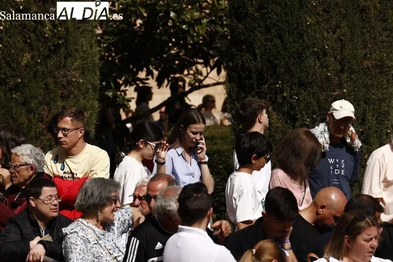 Foto 22 - Multitud de personas en un bonito encuentro para cerrar el Domingo de Resurrecci&oacute;n