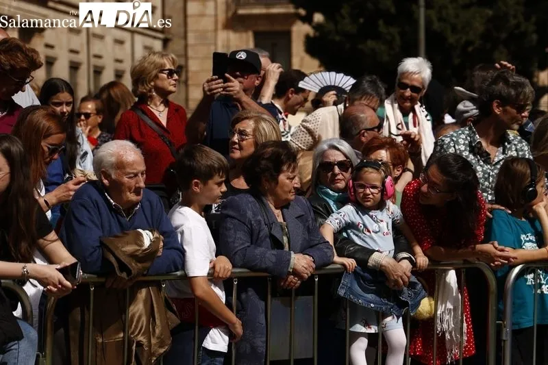 Foto 20 - Multitud de personas en un bonito encuentro para cerrar el Domingo de Resurrecci&oacute;n