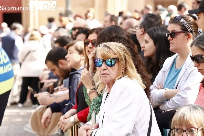 Foto 14 - Multitud de personas en un bonito encuentro para cerrar el Domingo de Resurrecci&oacute;n