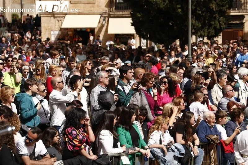Foto 11 - Multitud de personas en un bonito encuentro para cerrar el Domingo de Resurrecci&oacute;n