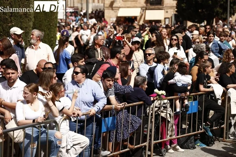 Foto 6 - Multitud de personas en un bonito encuentro para cerrar el Domingo de Resurrecci&oacute;n