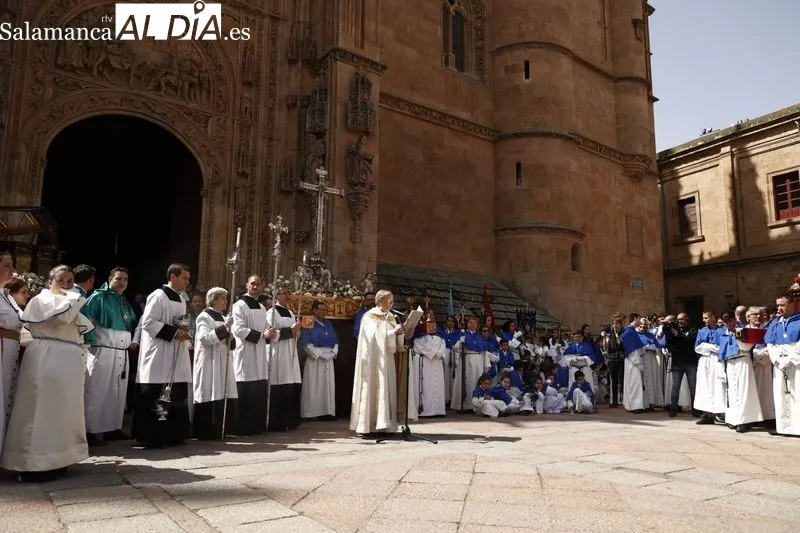 Foto 10 - Emotivo encuentro entre Jes&uacute;s Resucitado y la Se&ntilde;ora de la Alegr&iacute;a y procesi&oacute;n conjunta para por fin a la Semana Santa