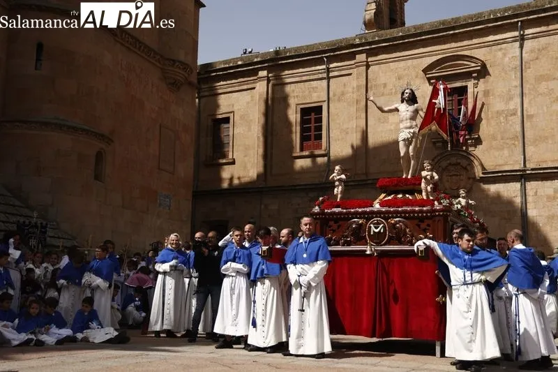 Foto 8 - Emotivo encuentro entre Jes&uacute;s Resucitado y la Se&ntilde;ora de la Alegr&iacute;a y procesi&oacute;n conjunta para por fin a la Semana Santa