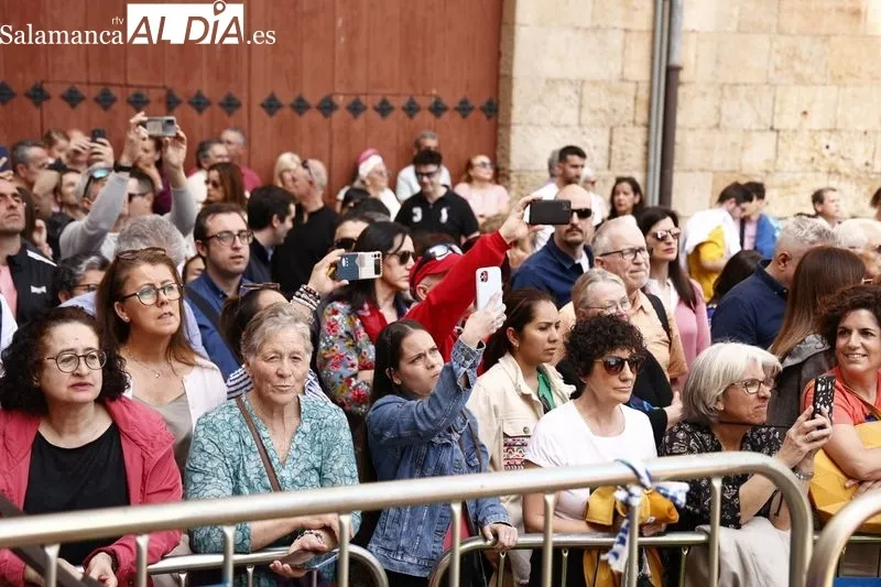 Foto 4 - Multitud de personas en un bonito encuentro para cerrar el Domingo de Resurrecci&oacute;n