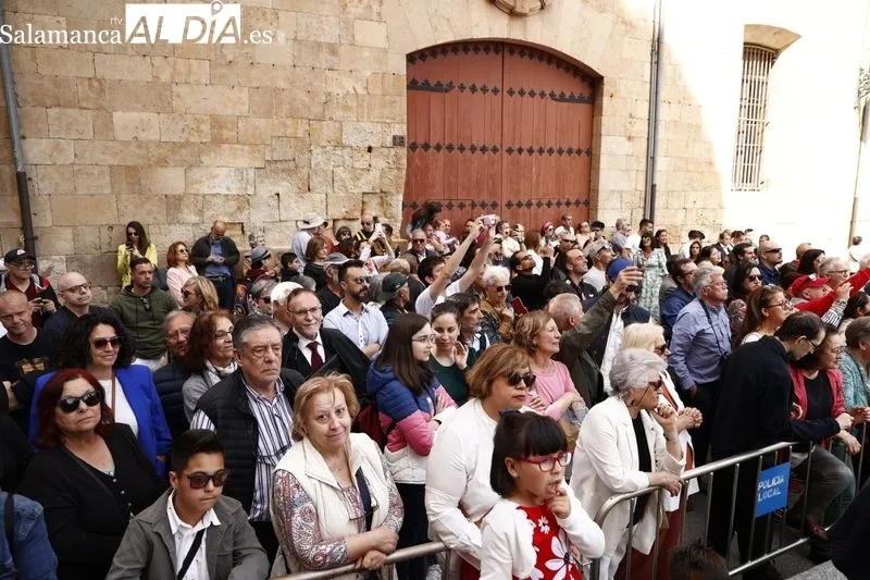 Foto 3 - Multitud de personas en un bonito encuentro para cerrar el Domingo de Resurrecci&oacute;n